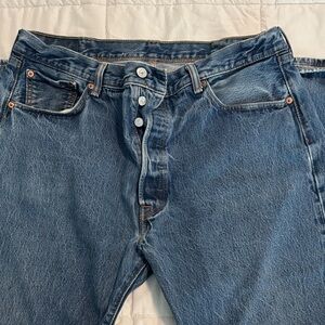 Levi's Relaxed Fit Blue Jeans button fly red tag